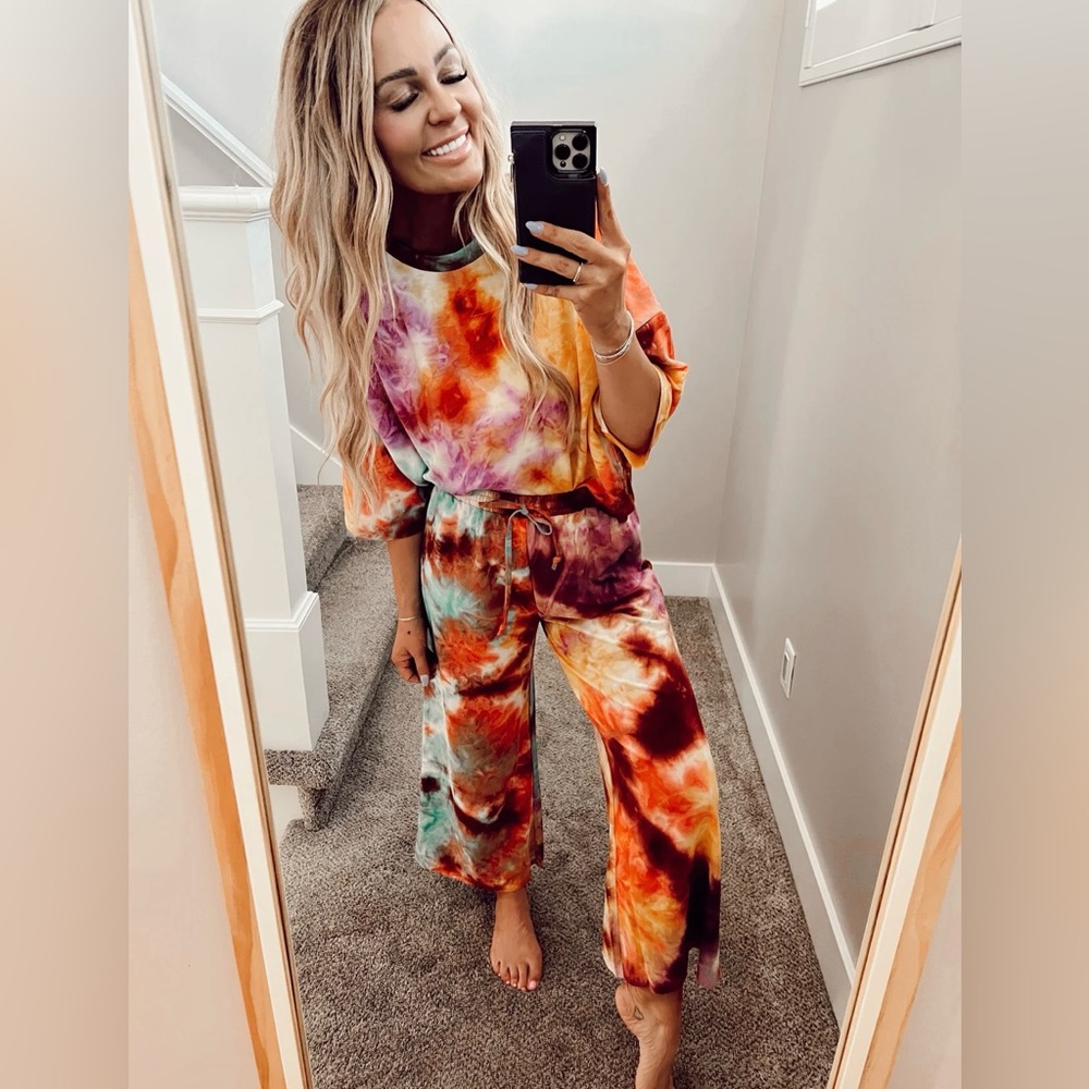 Color Alien Bright Tie Dye 2 Pc Set Raw Hem Dropped Shoulder Boxy Wide Leg M